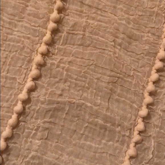 Beautiful semi-sheer Bohemian scarf - Picture 3 of 6